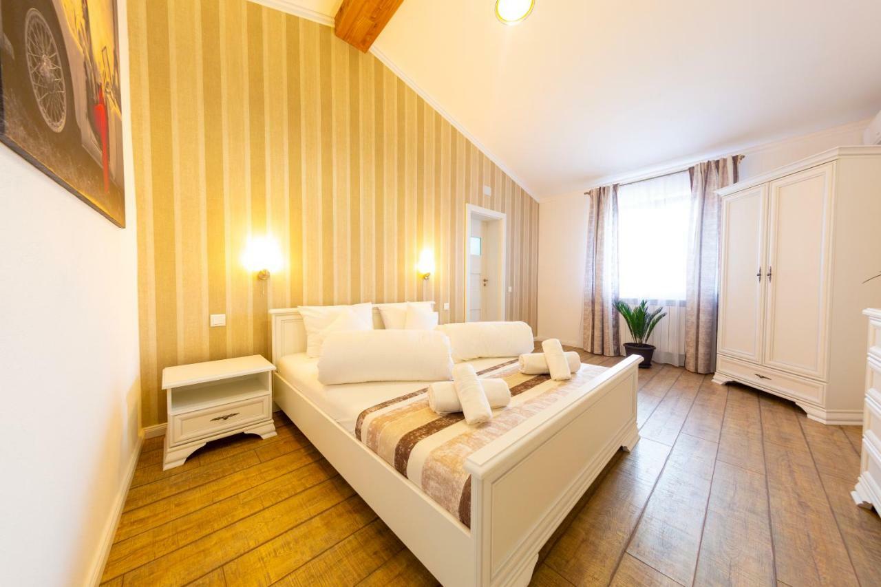Casa Cu Nuc Hotel 4*