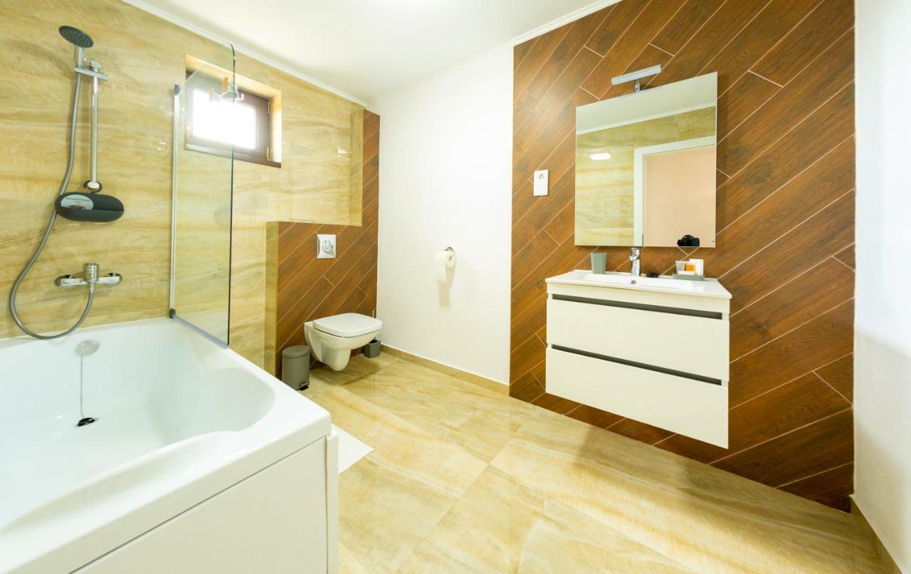 Casa Cu Nuc 4*