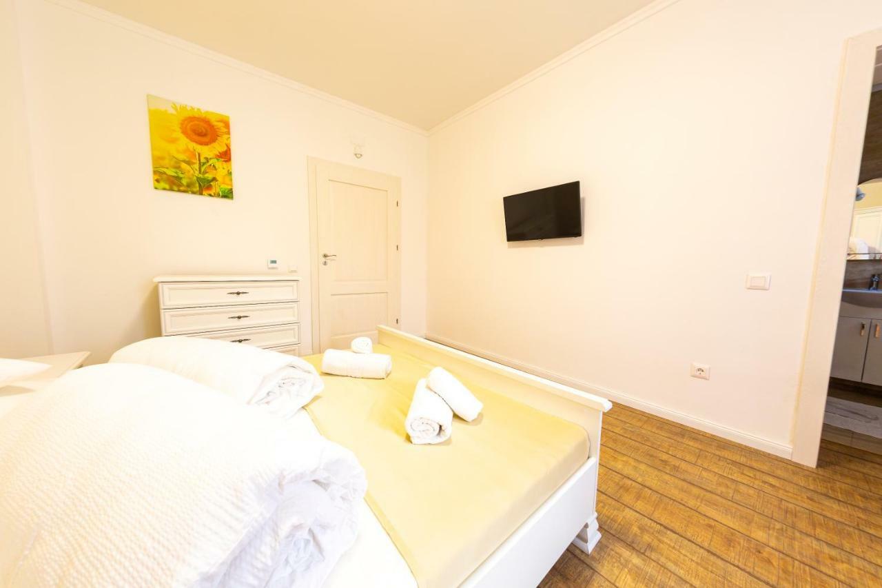 Casa Cu Nuc Hotel 4*