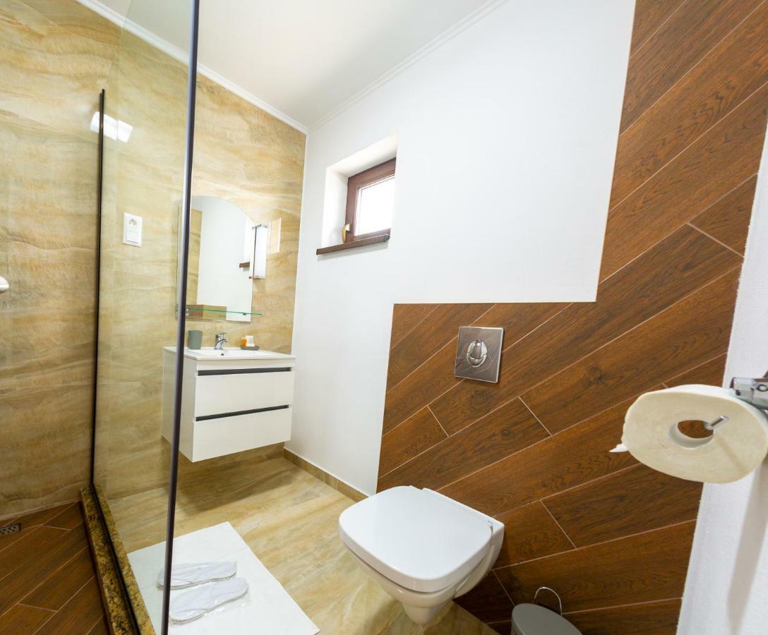 Casa Cu Nuc Hotel 4*